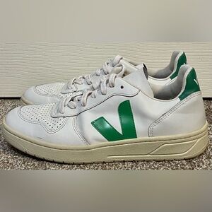 Veja Sneakers Shoes Women’s Sz. 7 White Green Lace-up Trainers Casual